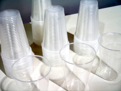 100 Plastik Becher 0,3L