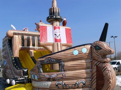 Hüpfburg piratenschiff mieten