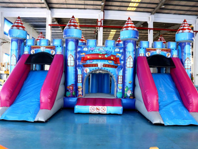 Hüpfburg Zauberschloss